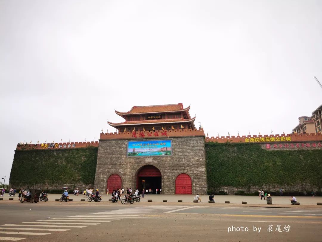 茂德公鼓城位于雷州白水沟水库畔,建筑面积6.