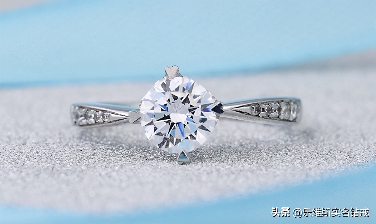 结婚婚戒一般都买什么价位（一般订婚戒指多少钱合适）