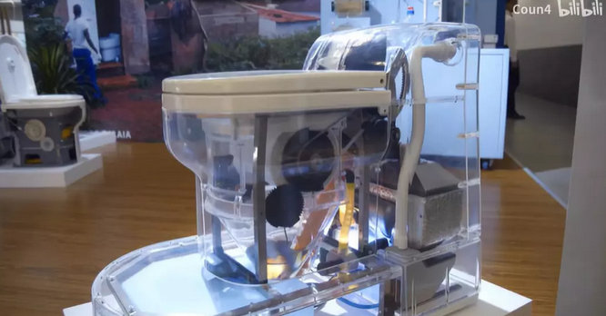 开直播撒700万、修厕所耗资上亿，美国版王思聪人设为啥还没崩？