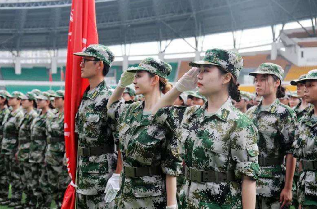 清华大学校规游泳（名校的奇葩规定）