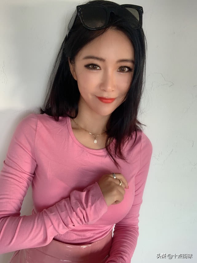 世界杯篮球女解说员名单(中国最美NBA女主播因疫情留守美国，如今跨界当歌手出嘻哈单曲)