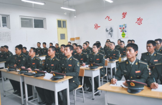 300多分就能上“军校”，前景好还包分配？22届考生可要瞧好了