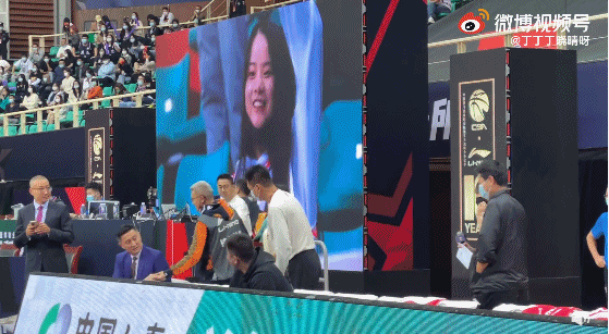 李春江杜鋒郭士強（差距！朱芳雨杜鋒不尊重恩師李春江，楊鳴看到郭士強后彎腰交流）