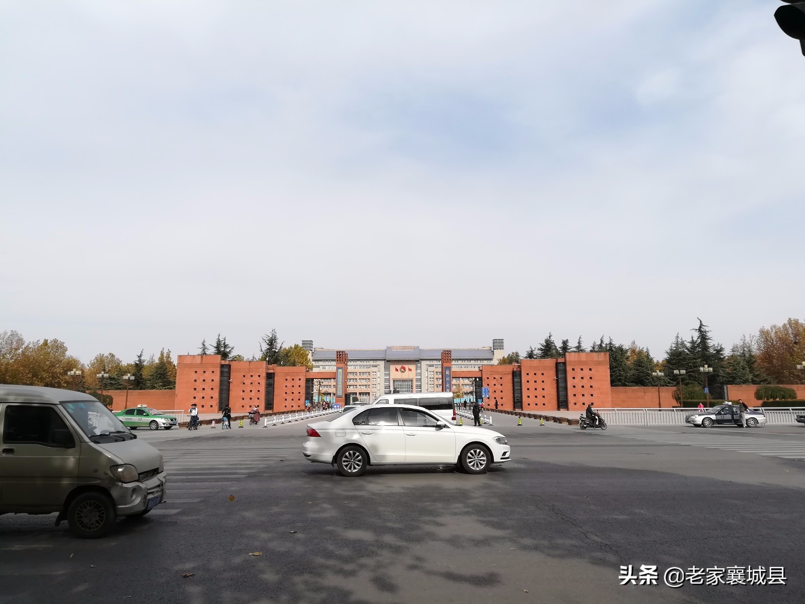 郑州大学城，东西高校最多实力最强，南边太分散，北边学校少