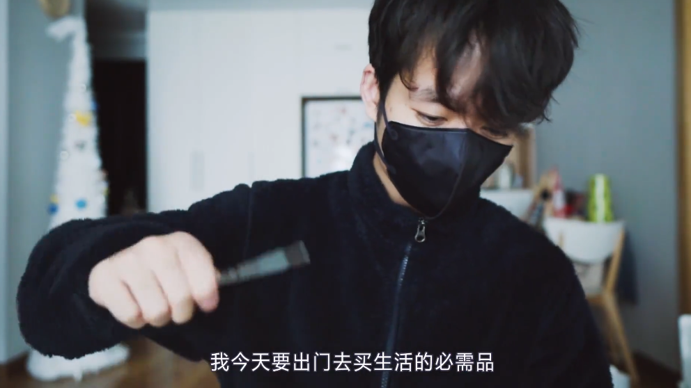 网红经济公司背后的潜规则：月入200万，违约费300万