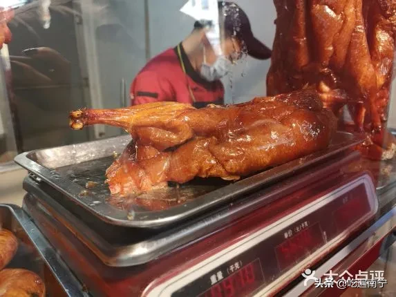 南宁这6家排断腿的烧卤店，去晚就连烧鸭腿都没