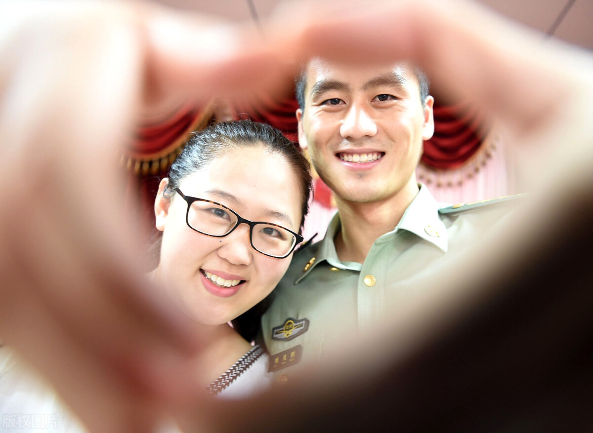 婆婆：成功拆散2个儿子的婚姻后，中秋节被二儿媳妇骂“滚出去”