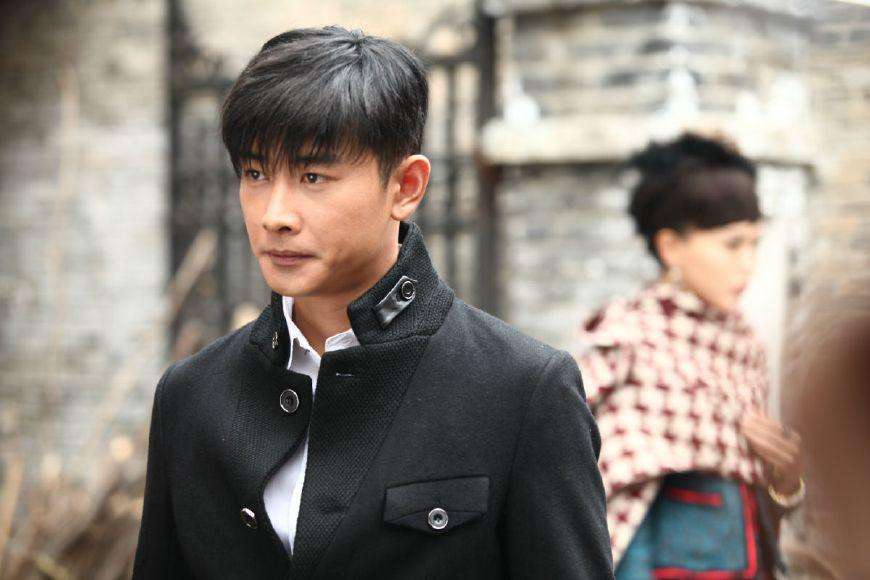 当然,2012年之后的罗晋的经历很有意思,有八卦有