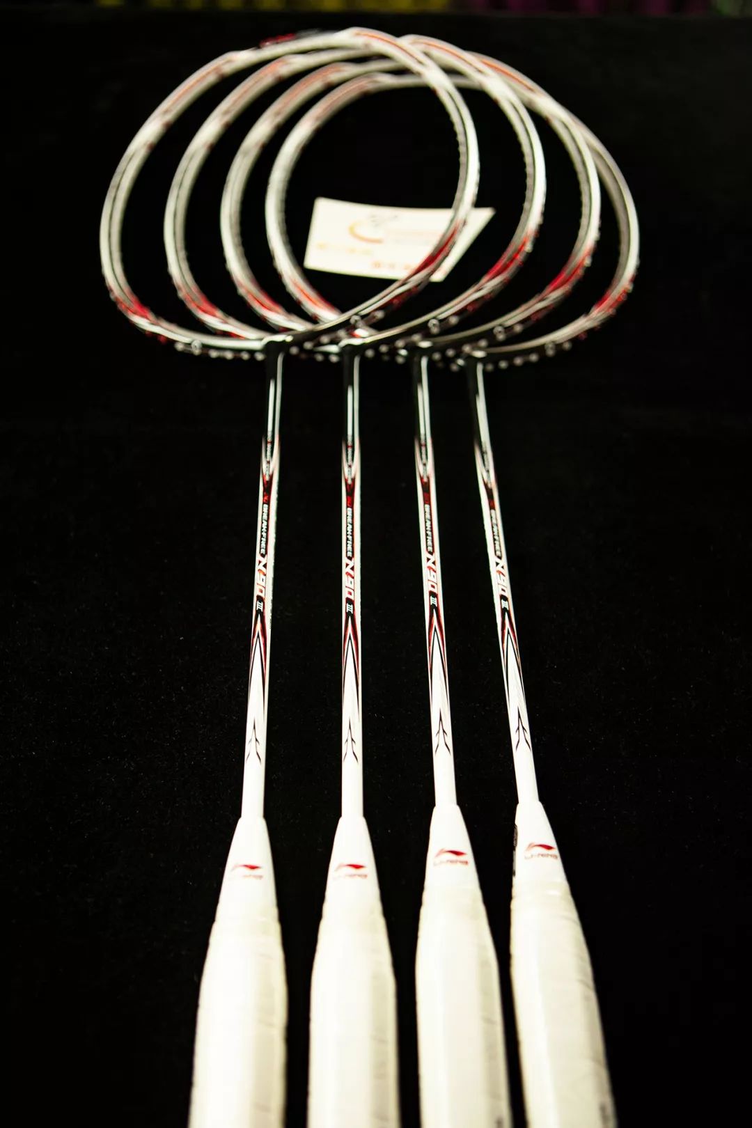 林丹的羽毛球拍重量（出口转内销的N90-III 喷喷香的重杀利器）