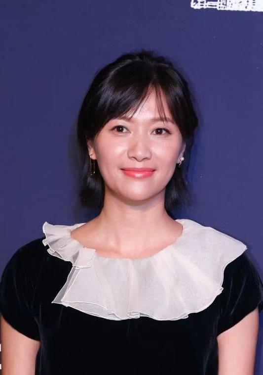 徐静蕾图片徐静蕾长相和气质都算不惊艳