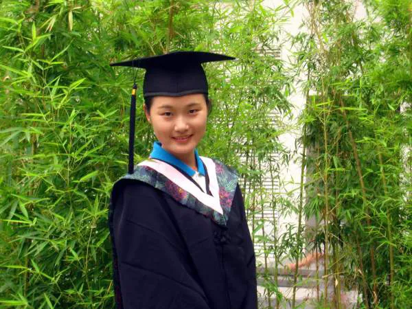 14年过去了，那个捐肾救父带父上学的14岁女孩，现在怎么样了？