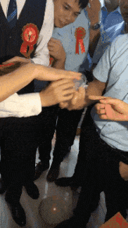来打羽毛球是什么梗(“只有将亮度调亮，才能看懂的梗！”细节决定成败)