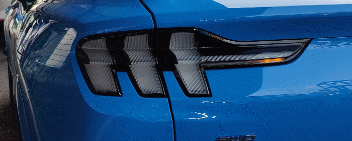 「电马」来袭！Model Y慌了吗？试驾福特Mustang Mach-E
