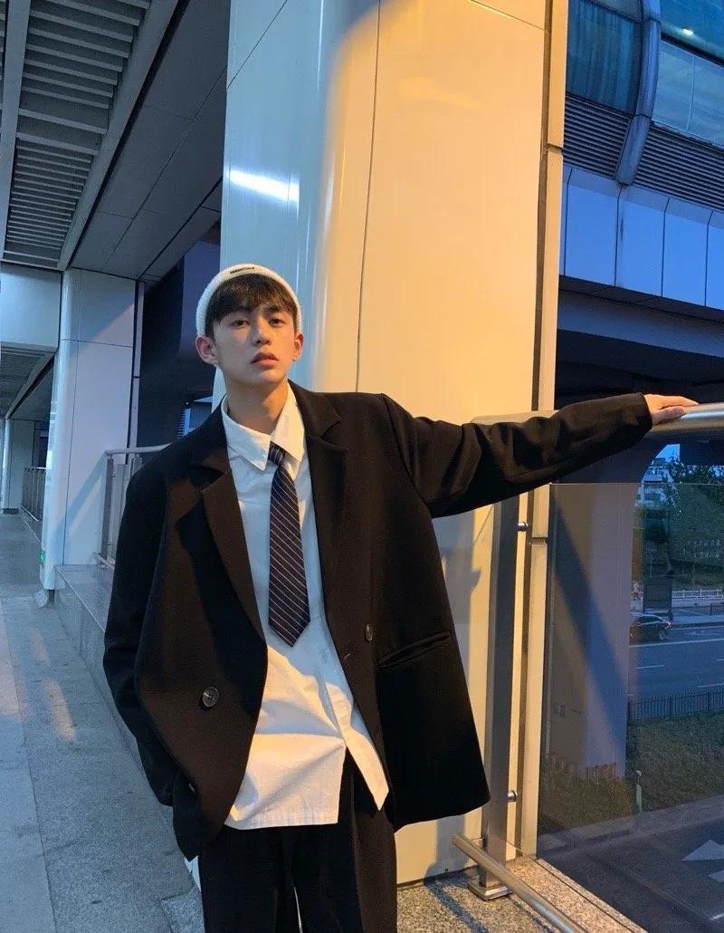 余庆伟图片(余庆伟图片表情包) - 武陵观察网