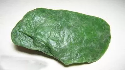 这10种"玉"再便宜也不能买，不仅身体越戴越差，好运也戴没了