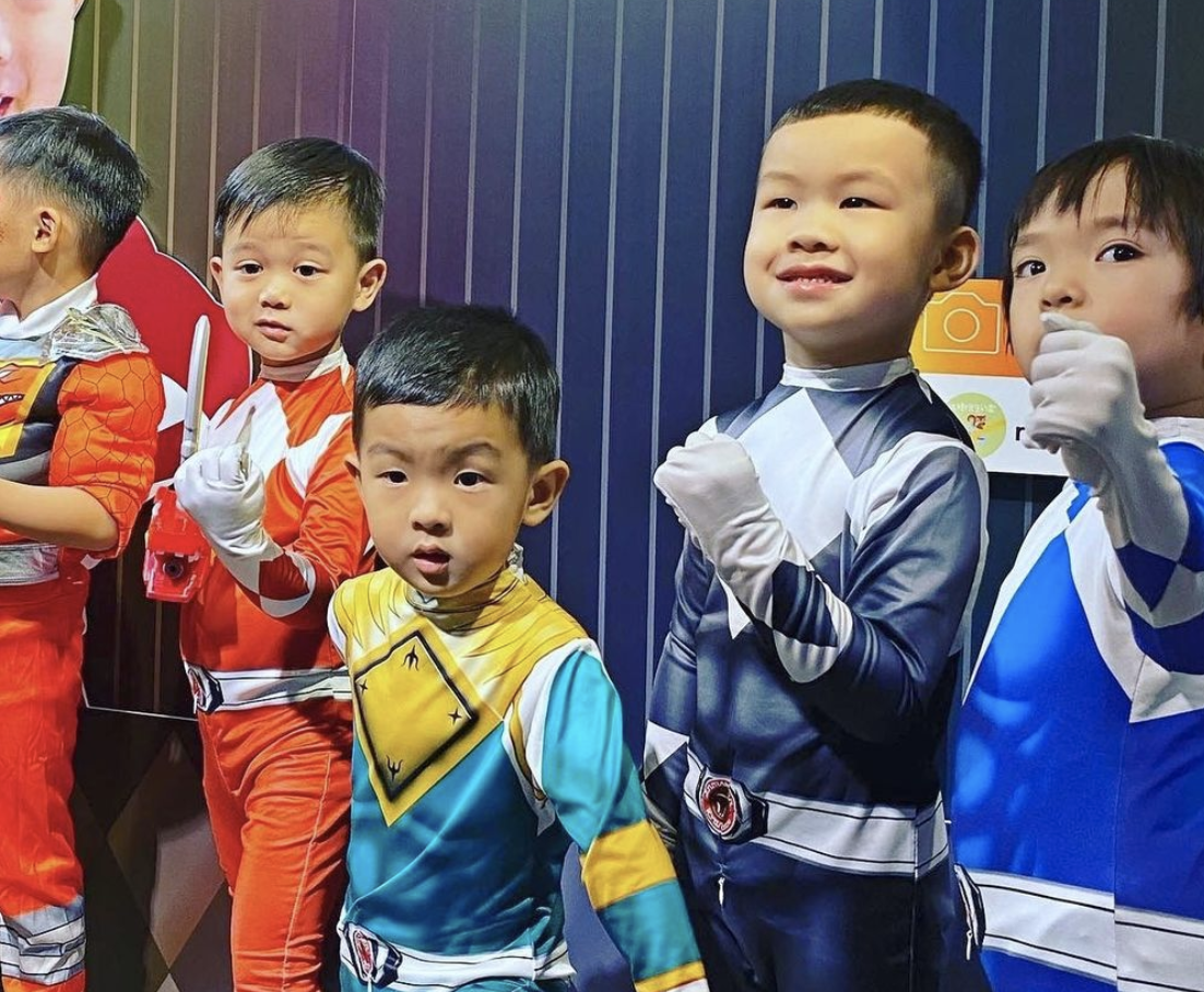 胡杏儿带长子注射疫苗，Brendan笑容帅气，自称不疼很淡定