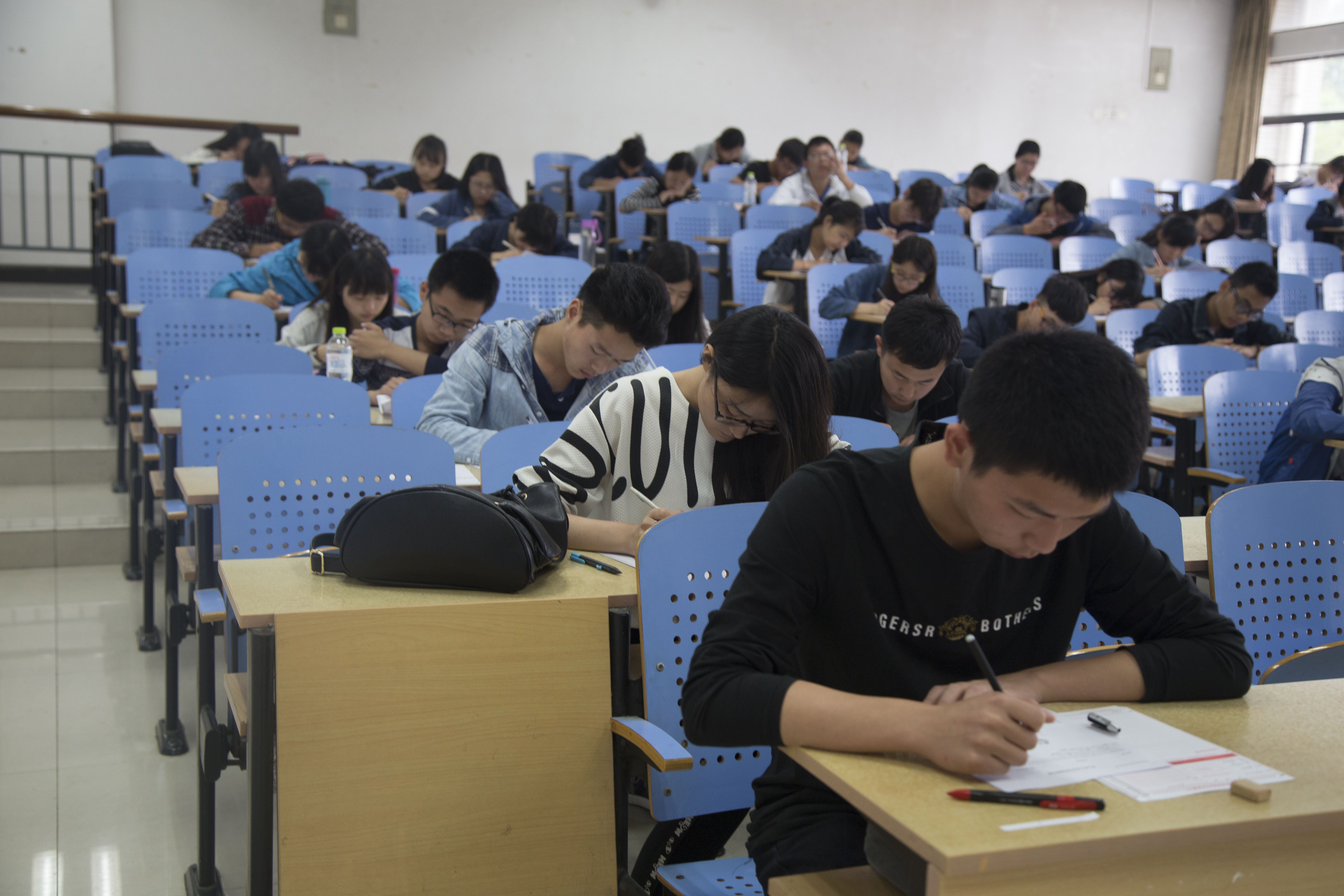 高考英语考多少分能通过英语四级？学长认为，二者不能一起比较