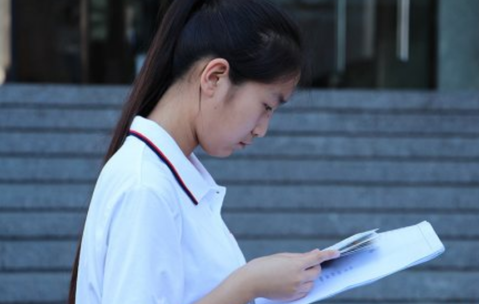 教育部通知，高三复读出“新规”，私立中学看后暗自叫好