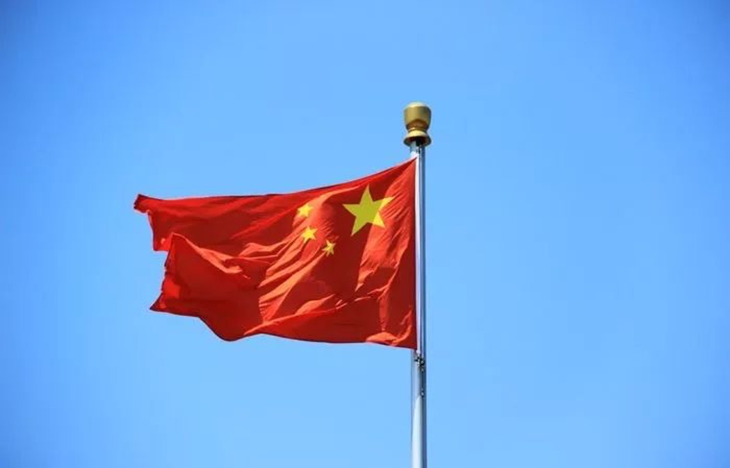 没中国(中国田径史上最意外,也是最遗憾的奥运金牌,连国旗都没准备)