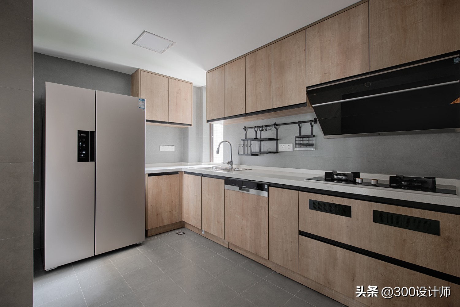 陈柯辛作品：晒晒200㎡复式装修，总造价90万，上下层挑高6米