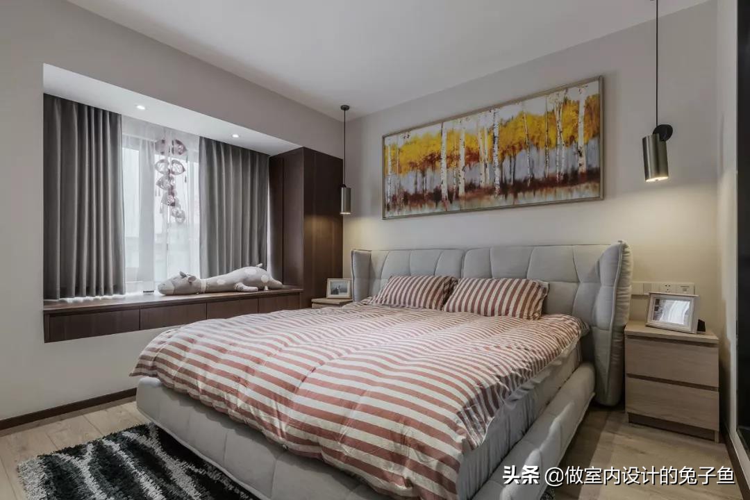 卧室有飘窗，窗帘这么装更好看