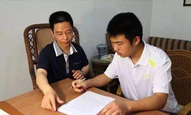 浙江省理科状元张振宇：高考749分，还被父亲嫌弃考得太差？