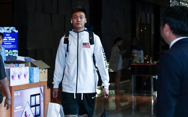 cba哪个球员穿美国的衣服（赵睿回应穿美国队队服，被国家队停赛2年：不会再犯任何低级错误）