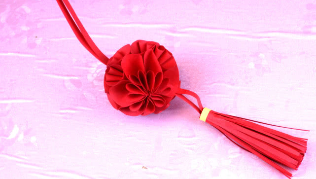 折法超级简单的樱花灯笼,过年挂在家里红红火火,手工折纸教程