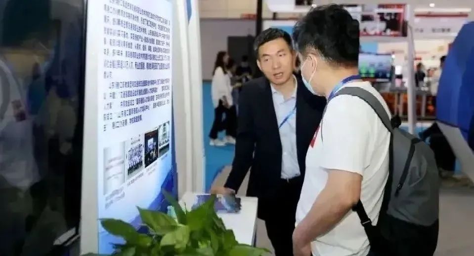 职教集团代表山东港口集团精彩亮相2021年职业教育博览会