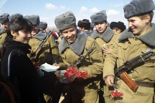 被囚关塔那摩14年，一位伊斯兰大学生的自述：受尽世间所有酷刑