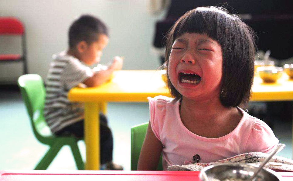 5岁男孩被学校多次劝退，老师：我不是保姆，照顾不了“小王子”