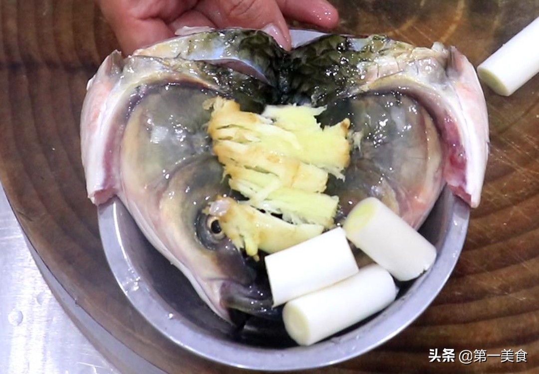 草魚的做法,草魚的做法簡(jiǎn)單又好吃
