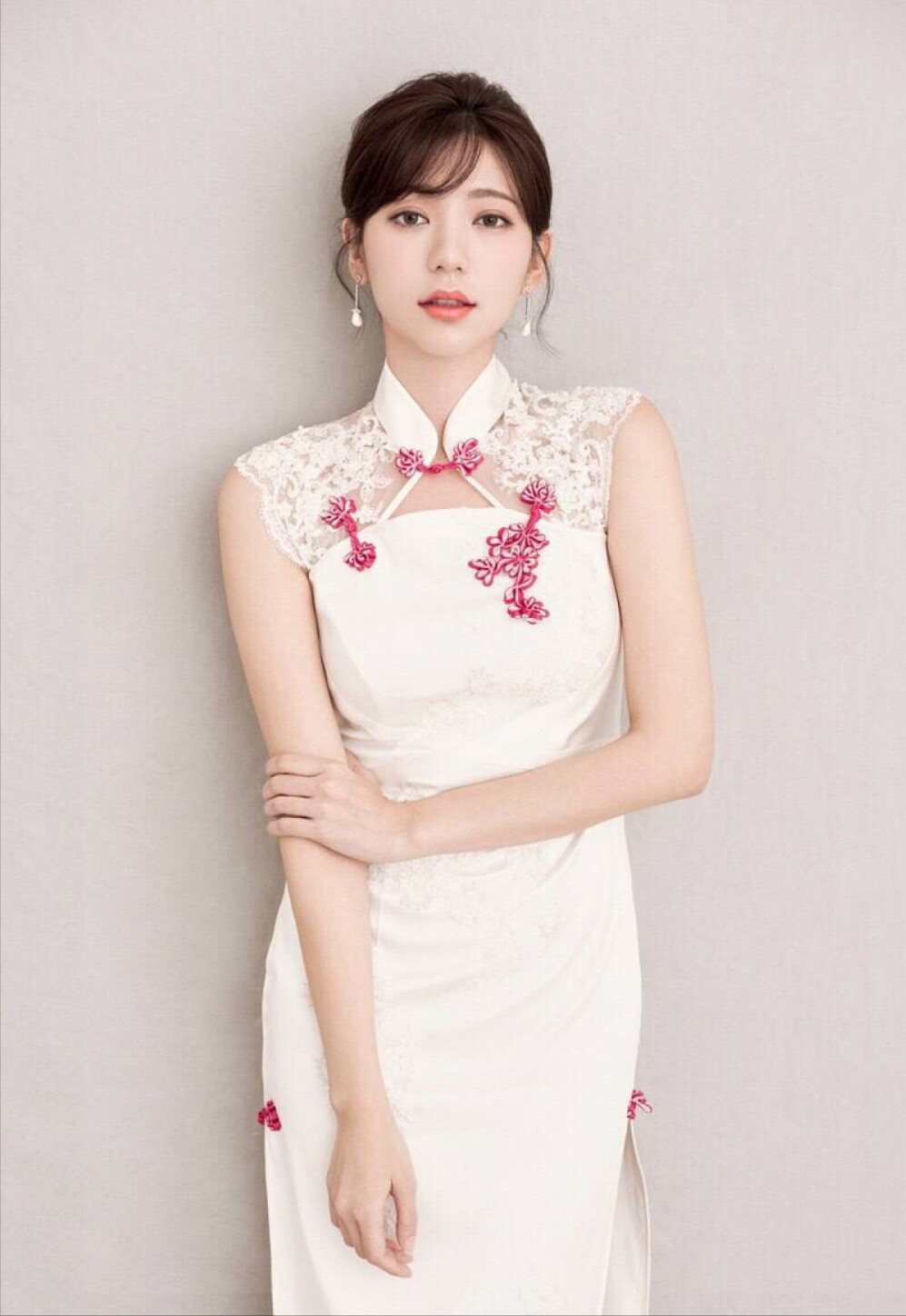 没想到郭雪芙还是凭借一部古装剧出圈了但是也没有多大的火花《火星