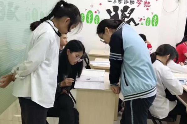 校外补习班受严管后，另一种“补课班”将兴起，多数家长感到担忧