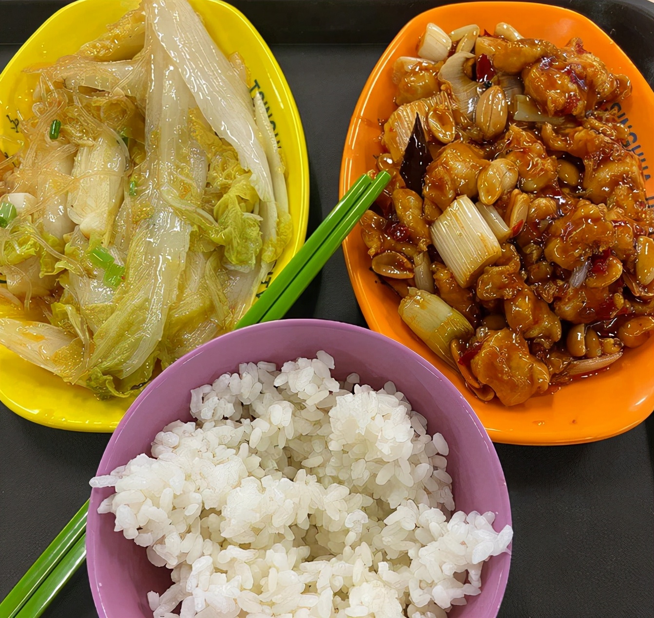 高考分数高低的差别，不止体现在学历上，看完清华食堂你就懂了