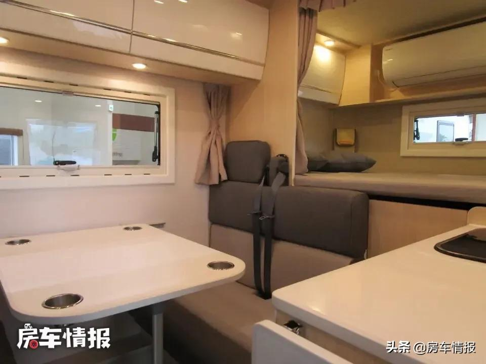 适合2人玩的海狮房车，配2.0L动力自动挡，车尾行李箱真够大