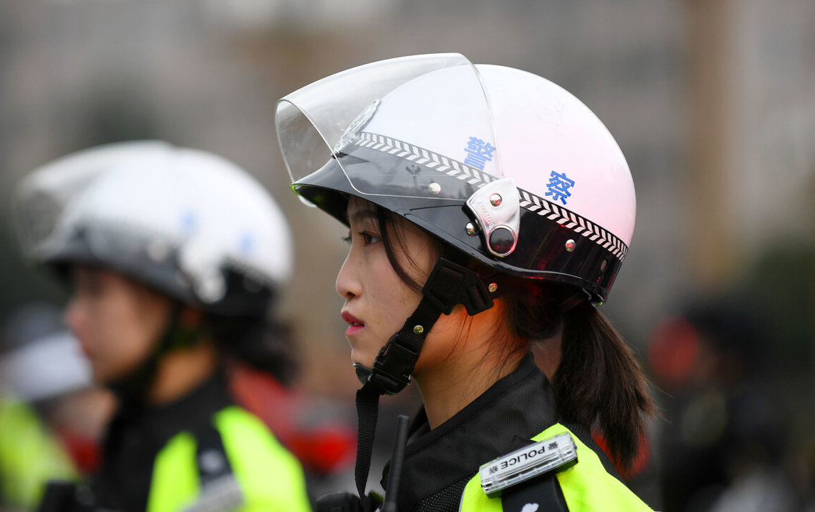 明知辅警入编不可能，为何还有那么多人抢着去？3个好处太实在