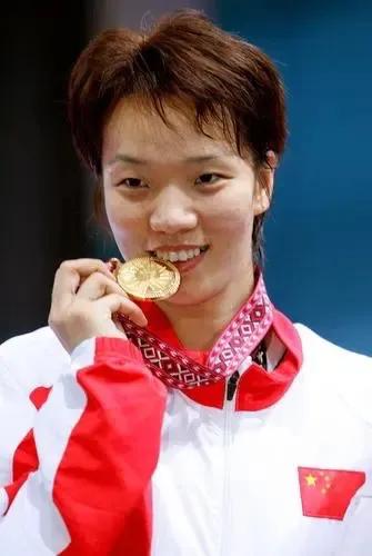 (中国奥运奖牌总数及世界总排名,盘各大项目首位获得金牌的运动员)