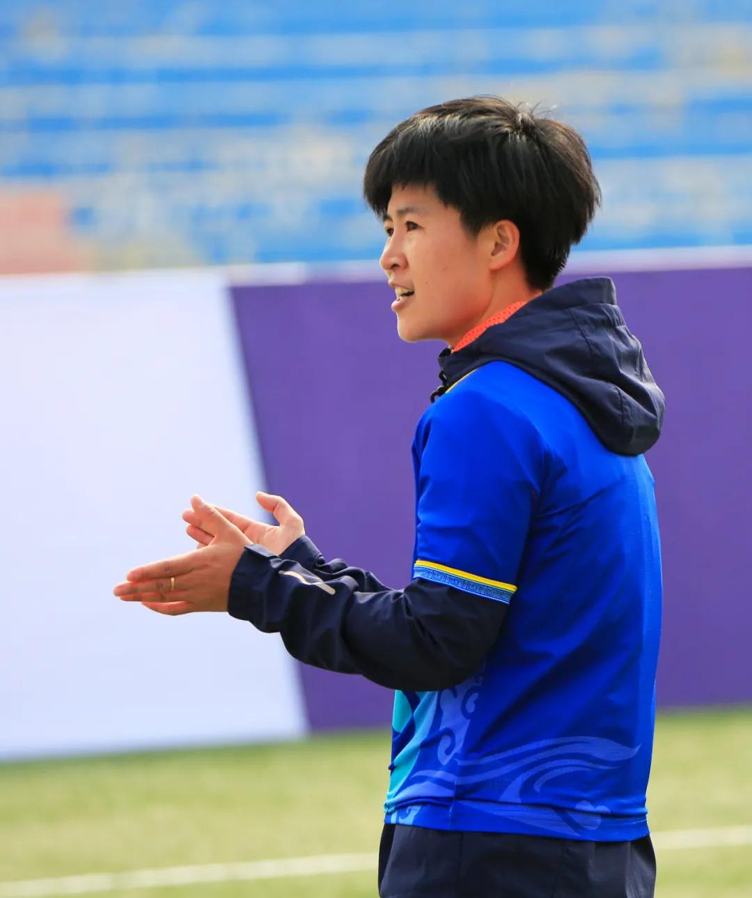 前女足国脚任桂辛宣布退役)