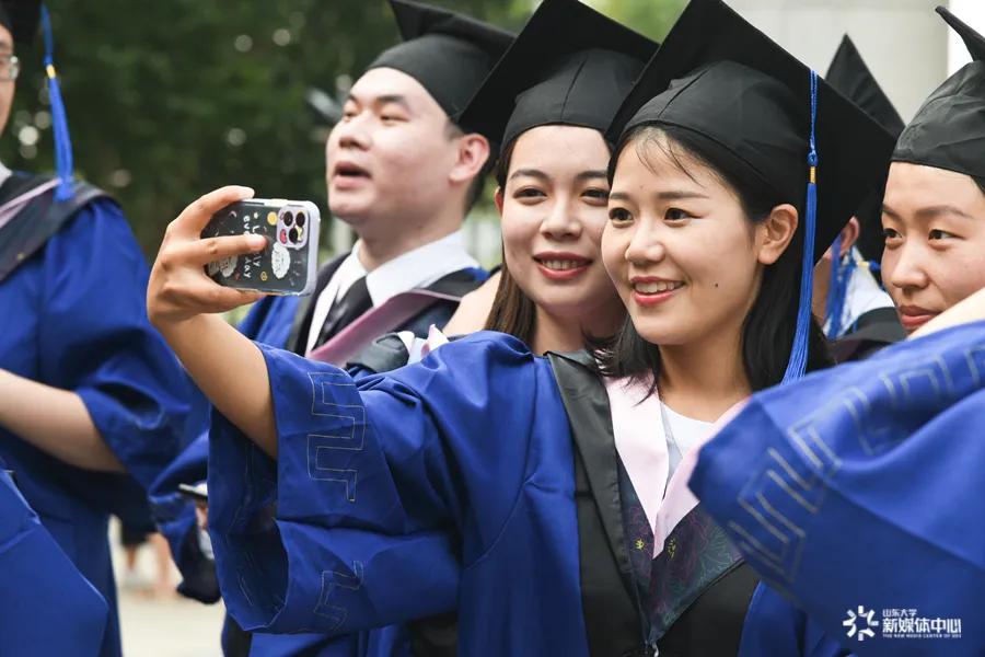 山东大学举行2020年研究生毕业典礼暨学位授予仪式