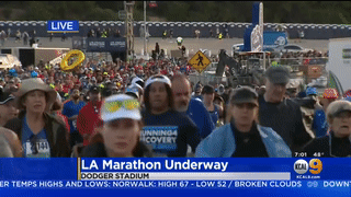 洛杉矶马拉松正常举行(病毒笼罩下的洛杉矶万人马拉松热闹依旧，展现生存的另一面)