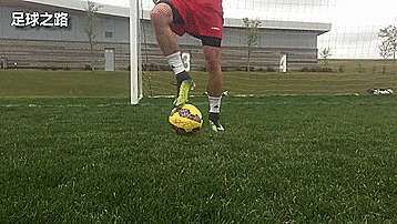 足球运动员训练计划（29个足球步法训练以及训练计划）