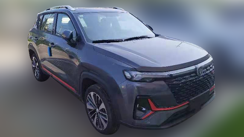 长安CS35PLUS：时尚颜值与实用性能兼具的紧凑型SUV