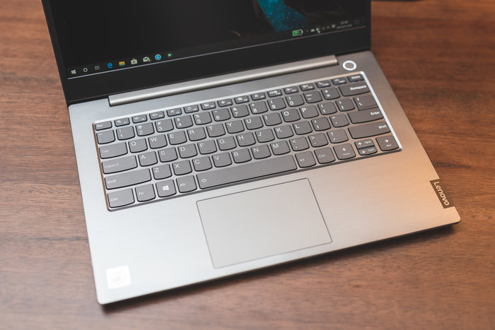 整机看似常规的同时,在日常办公使用上面,联想威6 2020实际带来了很多