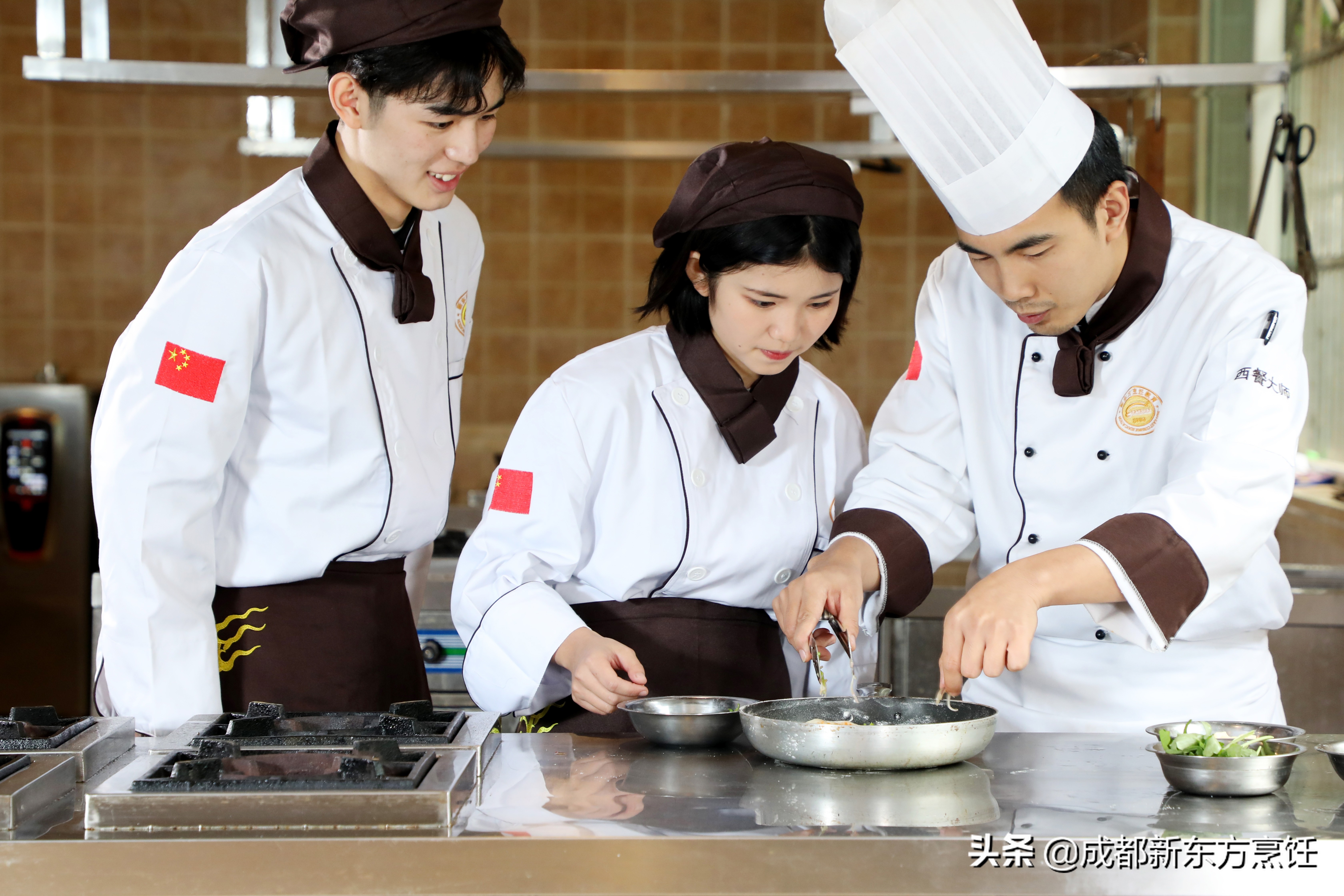 女生初中毕业后学什么专业比较好（适合女生上的技校）-第2张图片-科灵网