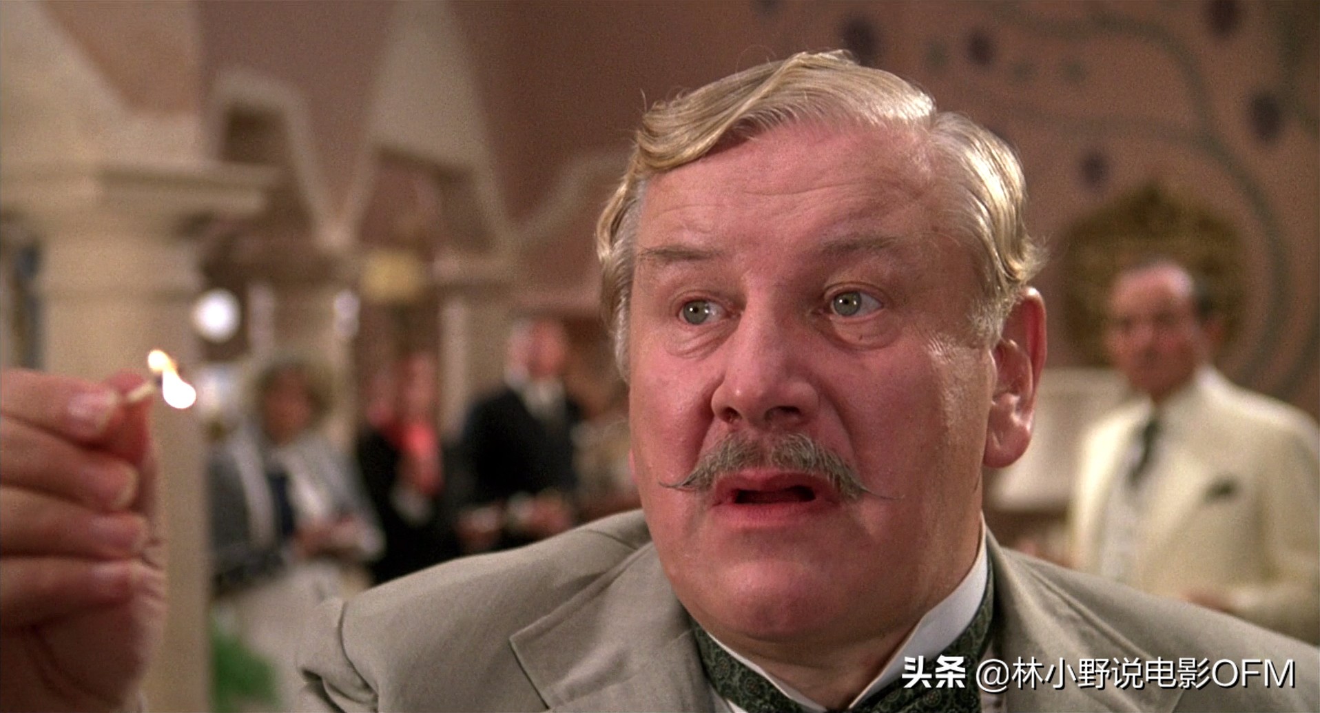 《阳光下的罪恶》女主角是邦女郎，男配是“查泰莱夫人的情人”