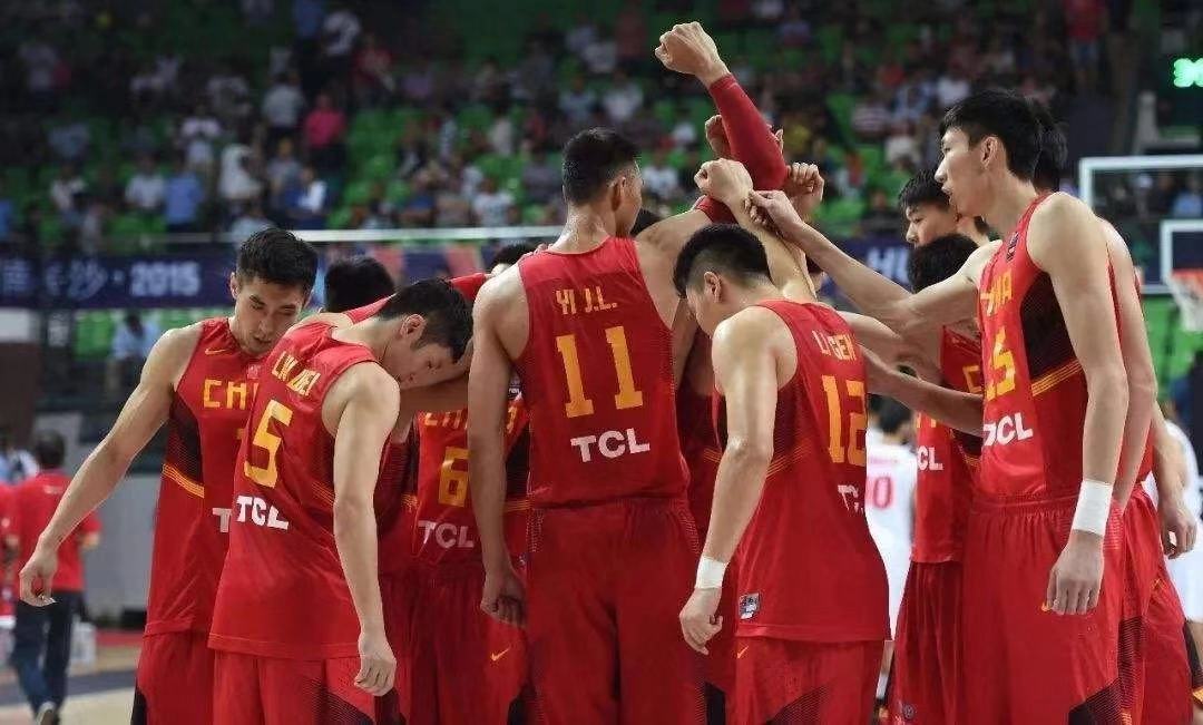 为什么nba卧推都不高(看中国男篮球员的卧推数据，你就知道他们为什么这么差劲了)