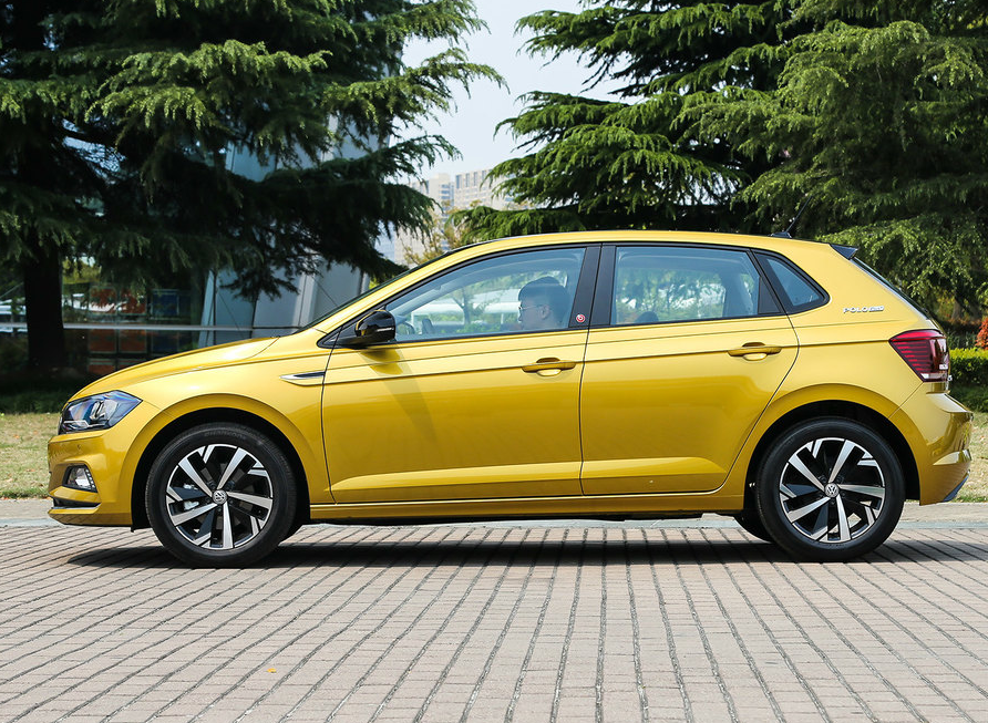 大众polo外号"小菠萝",家族特点显著,起售价9.99万元