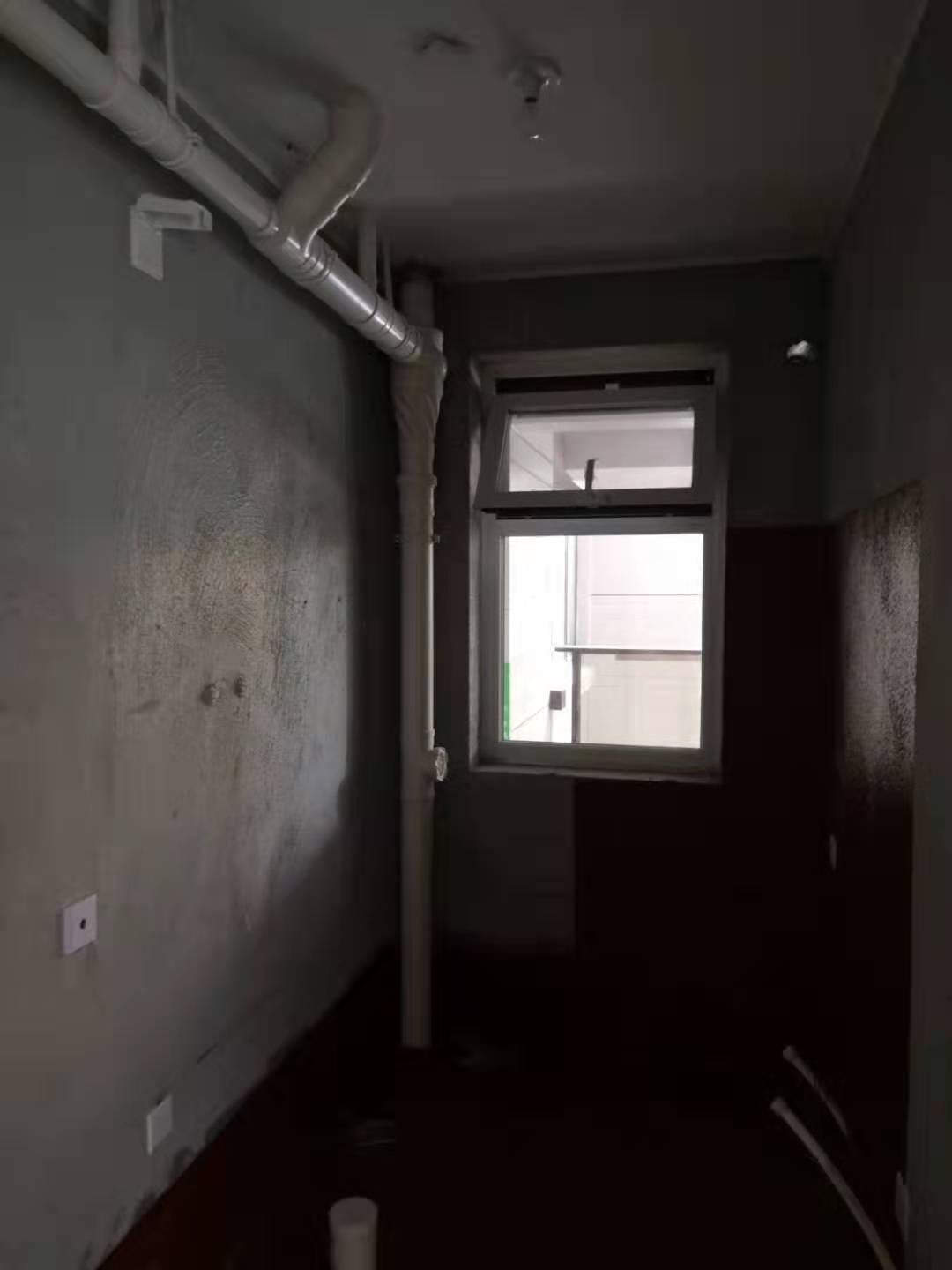 楼下邻居卫生间漏水上门找，设计师分享防水指南，告别漏水烦恼