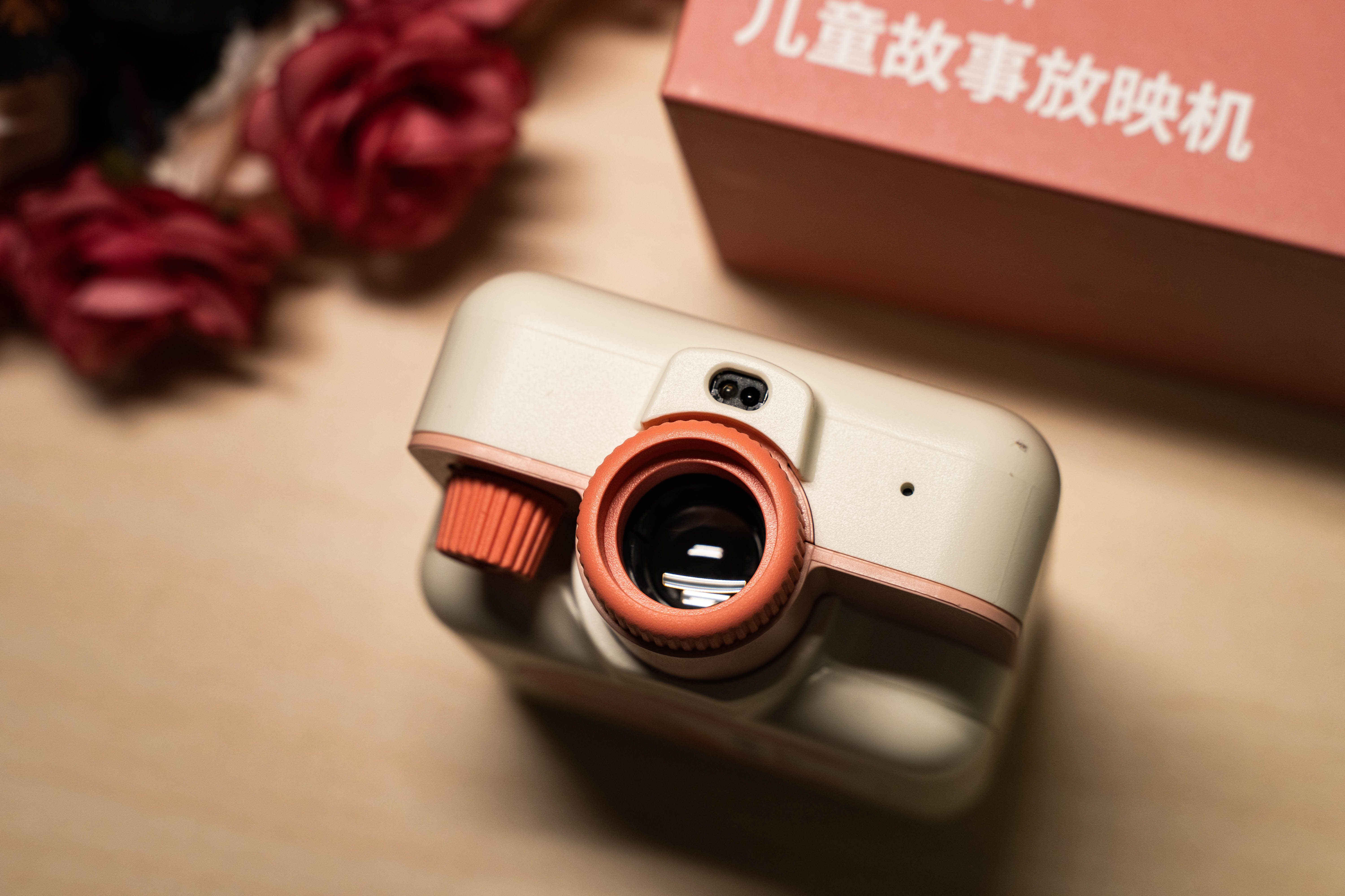 为带娃焦头烂额？不会启蒙教育？了解一下趣学伴绘本故事放映机